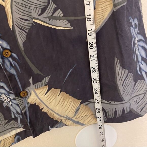 Tommy Bahama vintage 100% Silk navy blue Hawaiian Tropical button up Shirt -L - Picture 5 of 9